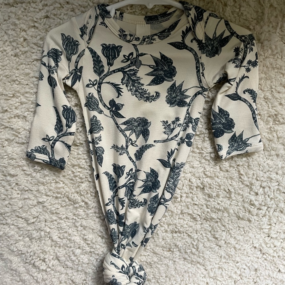 Kate Quinn gown